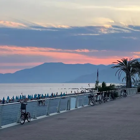 Отель Casa Mediterraneo Бордигера